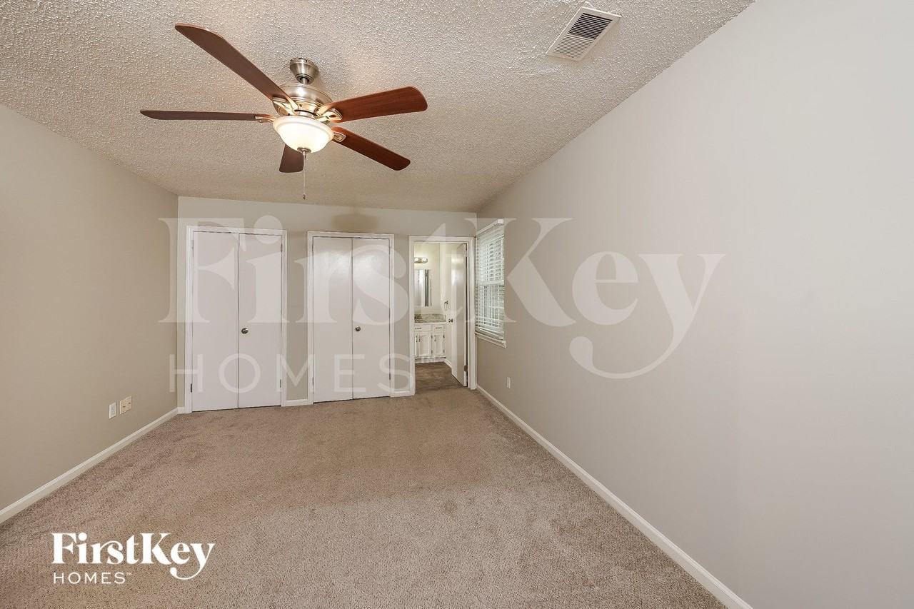 1731 Tudor Dr - Photo 6 of 15