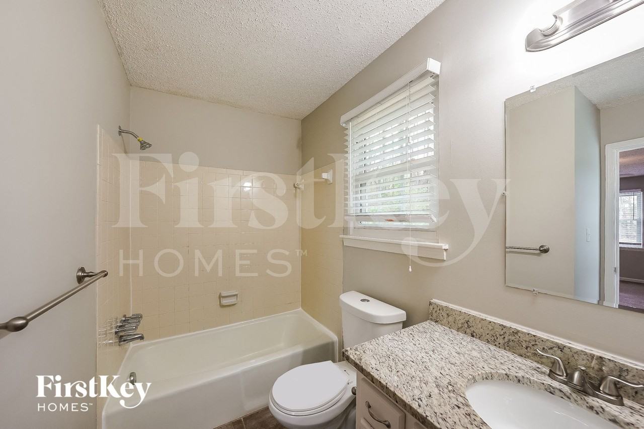1731 Tudor Dr - Photo 7 of 15