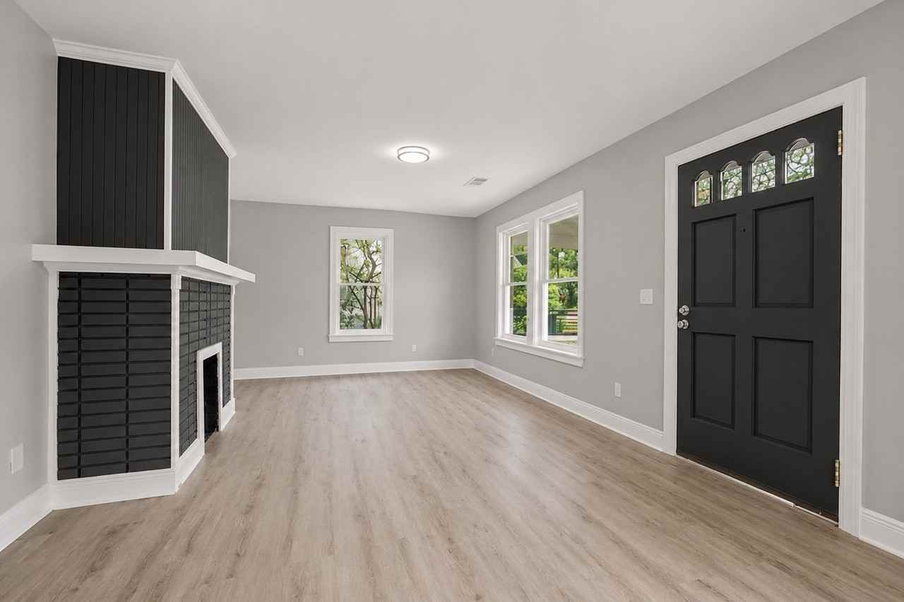 1658 Temple Ave - Photo 5 of 24