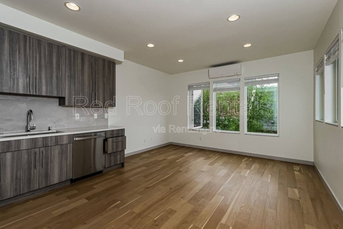 4315 Sw Frontenac St - Photo 3 of 10