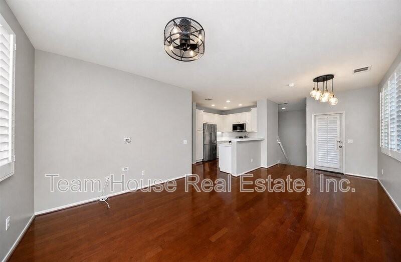 27274 Arbor Pl - Photo 4 of 21