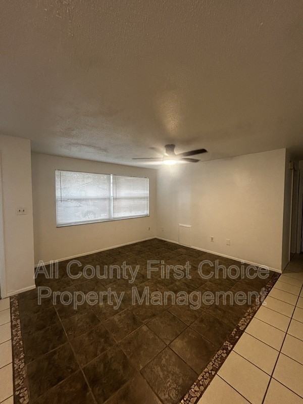 556 Patricia Ave - Photo 4 of 10