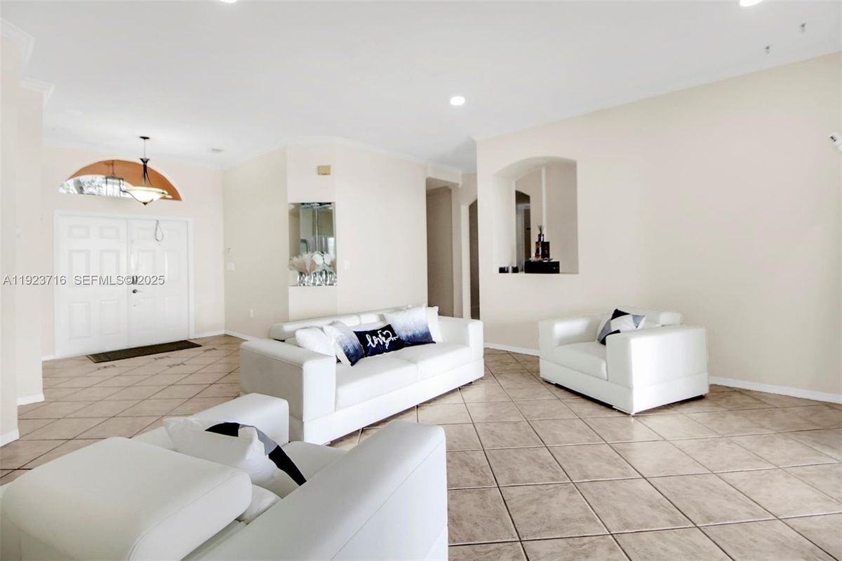 15875 Sw 149th Ln - Photo 3 of 17