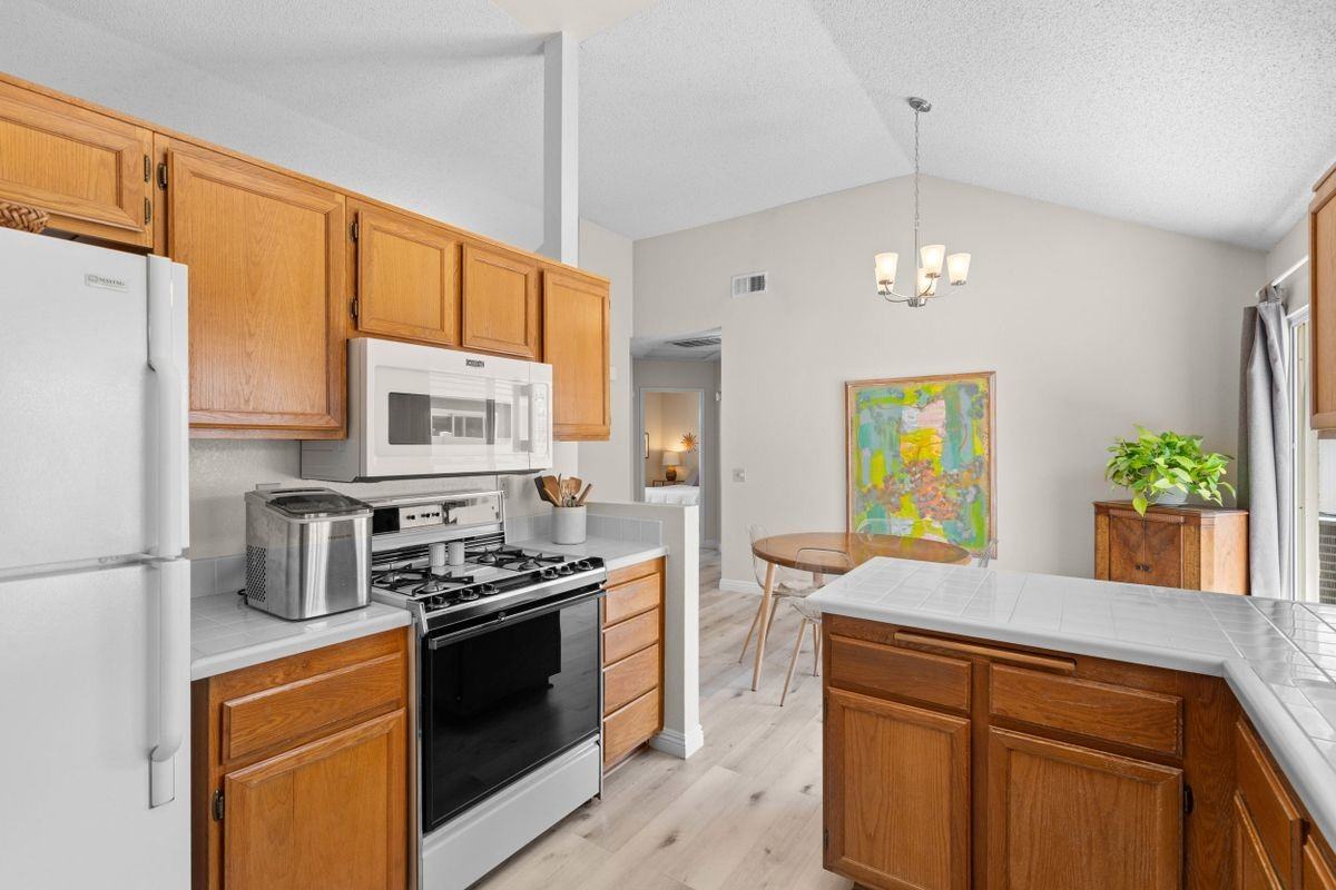 6681 Brighton Pl - Photo 6 of 31