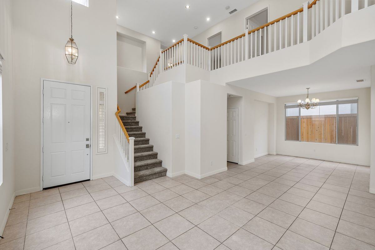 11161 Pacemont Ln - Photo 3 of 31