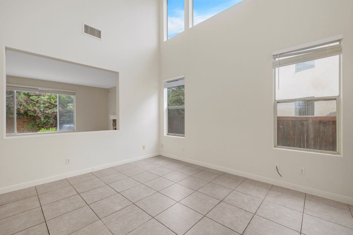 11161 Pacemont Ln - Photo 5 of 31