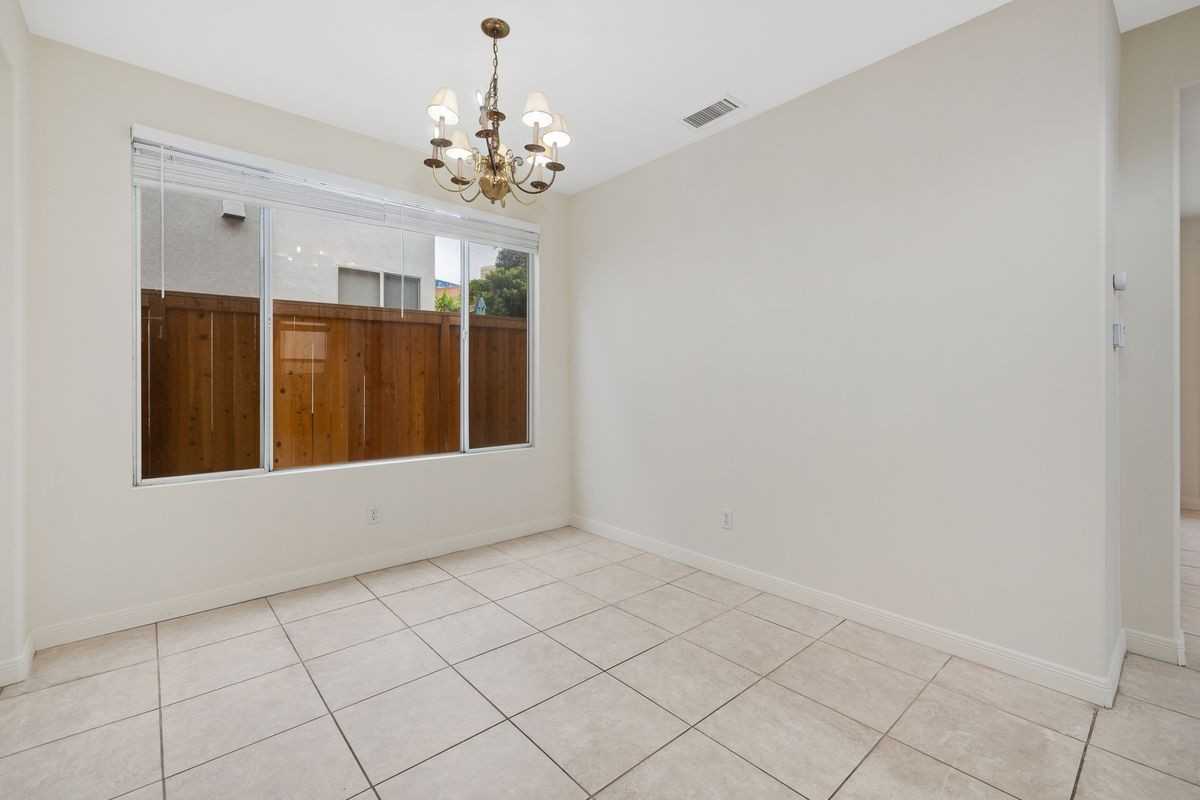 11161 Pacemont Ln - Photo 7 of 31