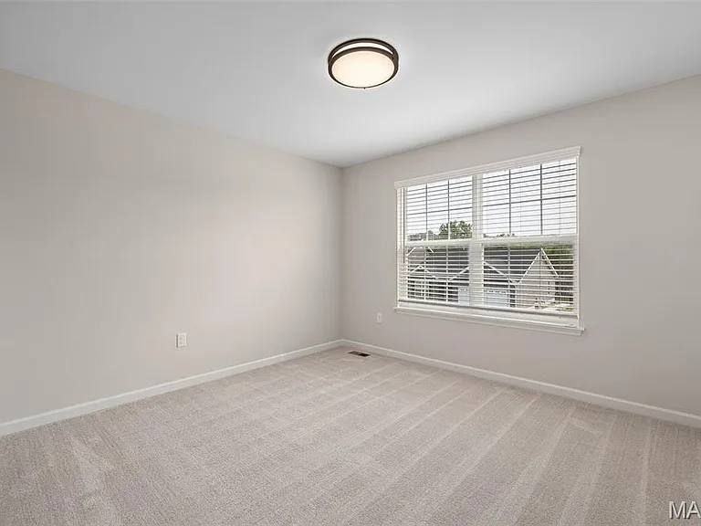3304 White Pine Dr - Photo 3 of 23