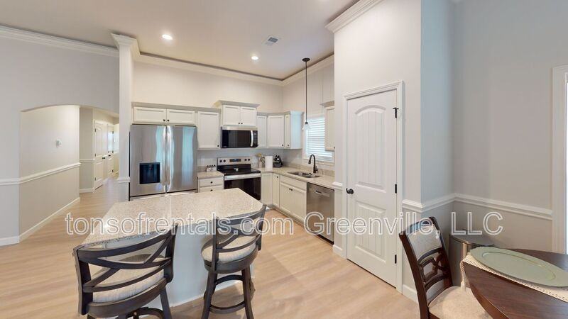 2212 Davenport Ct - Photo 5 of 16