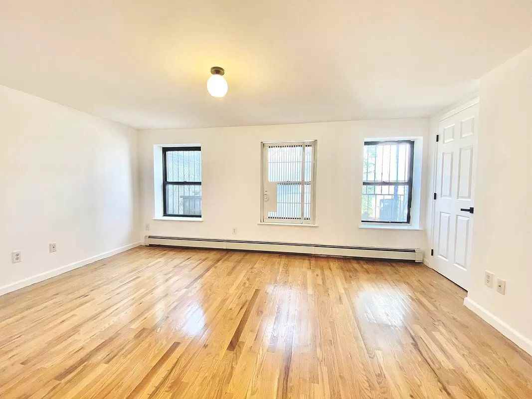 3417 43rd St - Photo 2 of 7