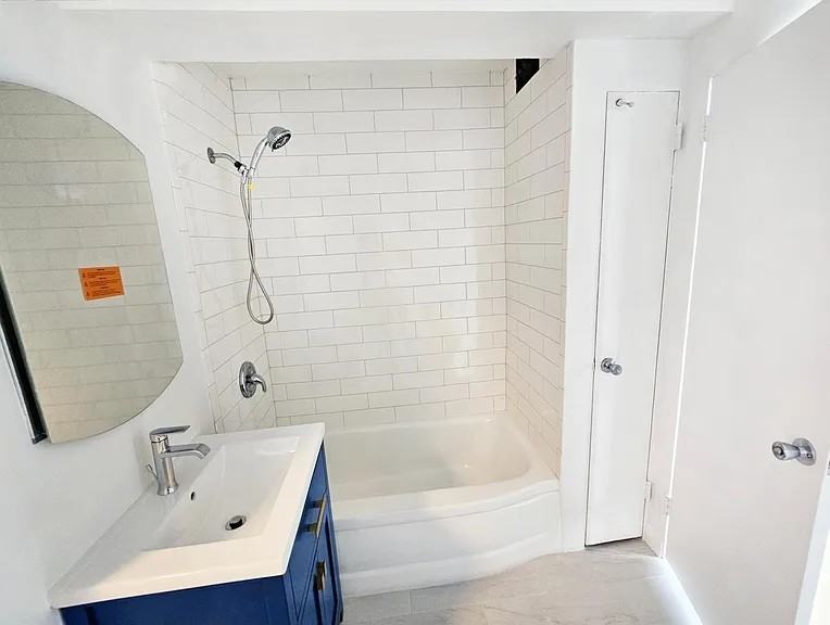 5801 N Sheridan Rd #1D - Photo 6 of 10