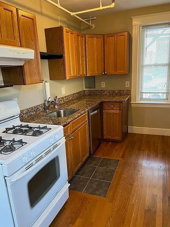 1607 Commonwealth Ave #14 - Photo 3 of 9