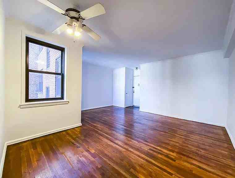 9206 63rd Ave #2G - Photo 6 of 11