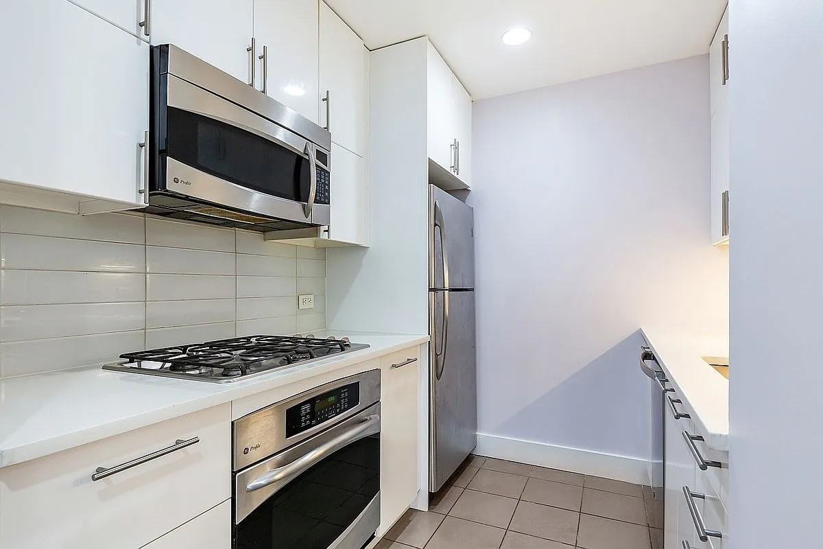 72 Steuben St - Photo 3 of 10