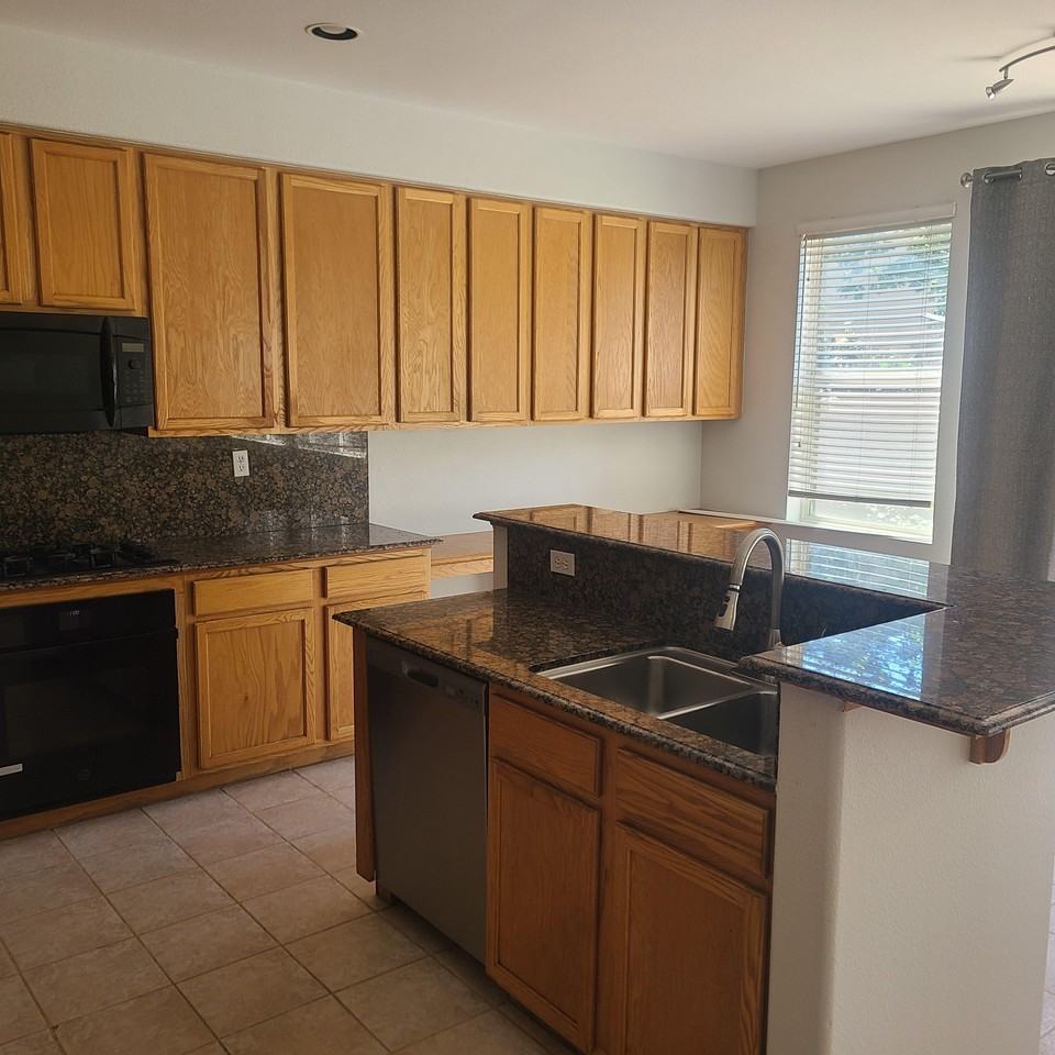 610 Wassen Ct - Photo 3 of 20