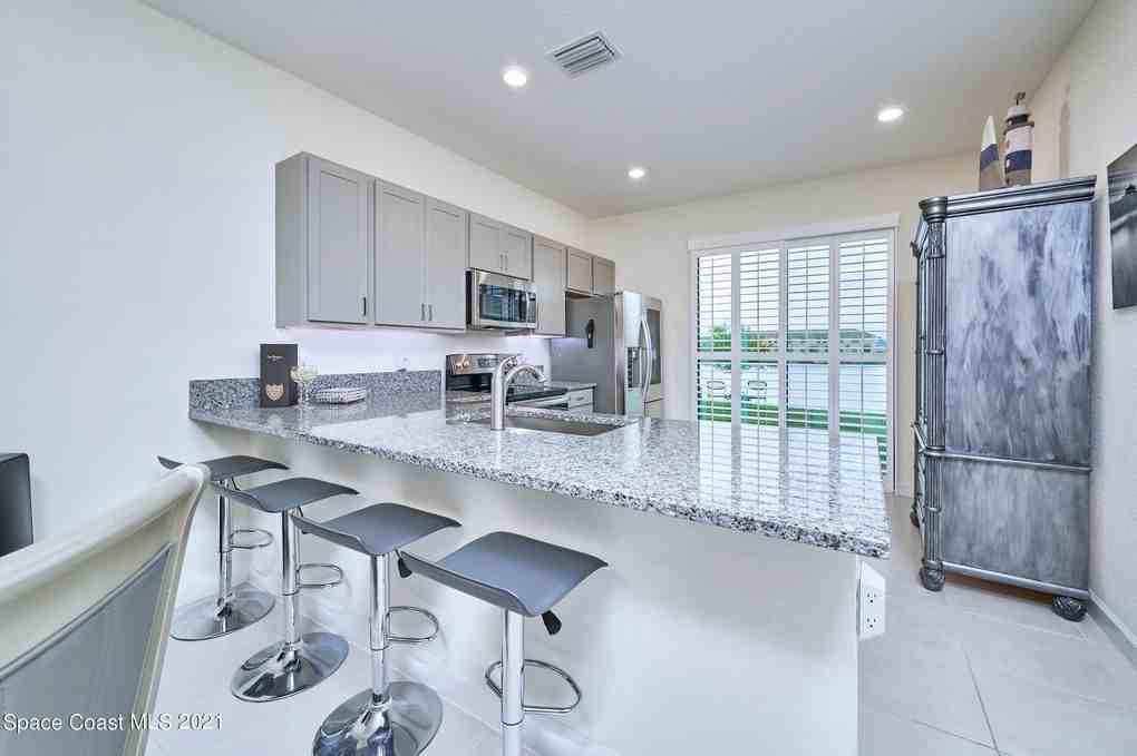 10068 W Villa Cir #10068 - Photo 7 of 33