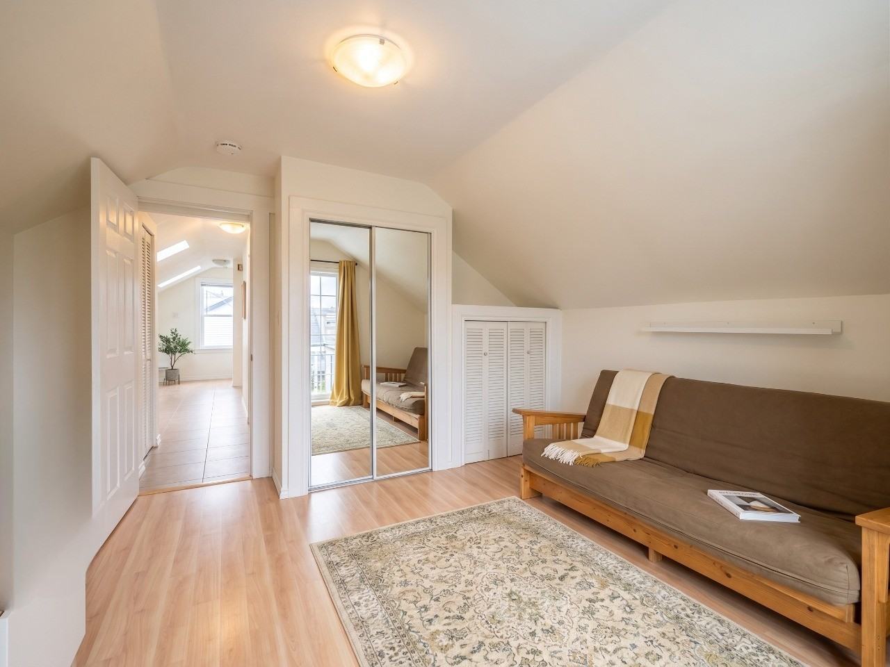 3955 Pandora Street - Photo 4 of 20