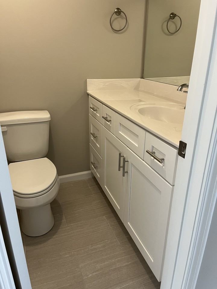 2137 Lynngate Dr #NA - Photo 3 of 4
