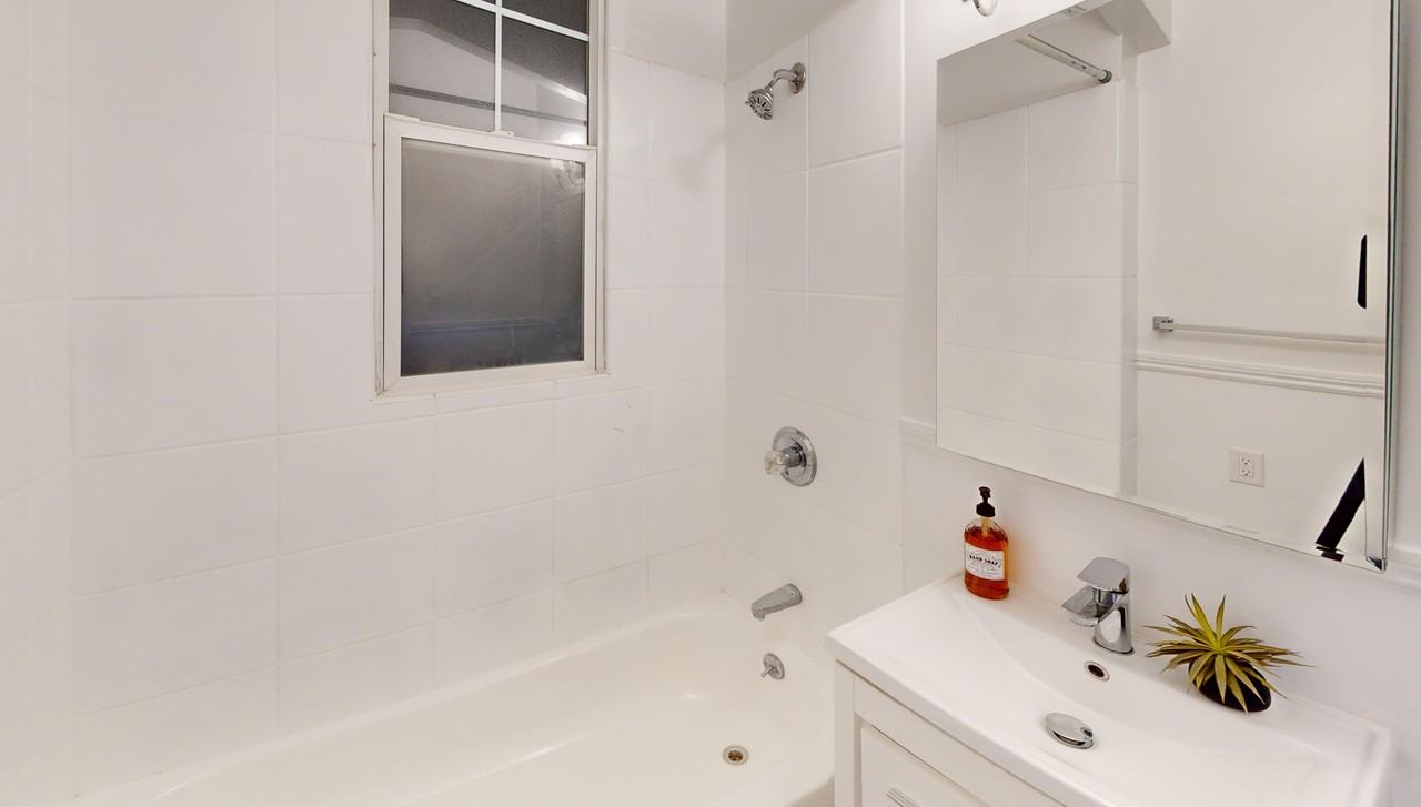 1395 Golden Gate Avenue - Photo 7 of 17