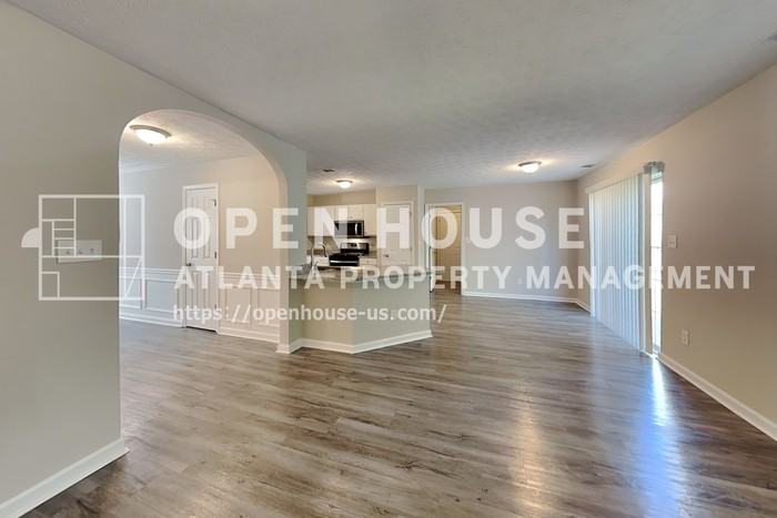 1007 Elsberry Dr - Photo 5 of 20