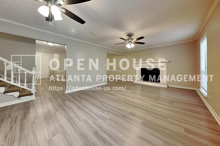 2075 Pinella Dr - Photo 4 of 23