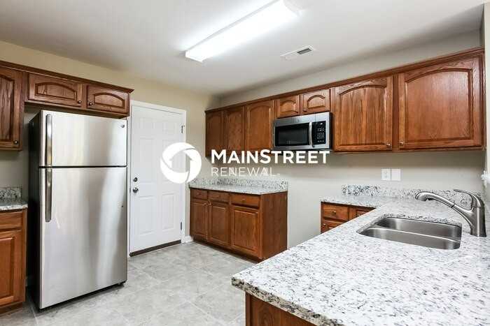 1034 Quinlan Dr - Photo 7 of 15
