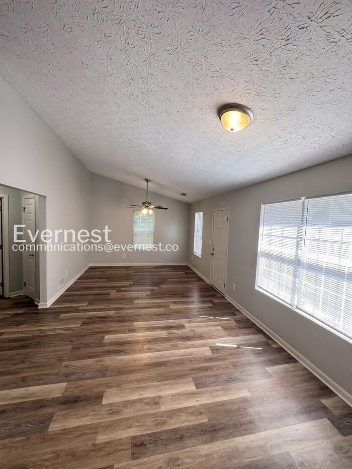 1230 Creek View Ct - Photo 5 of 38