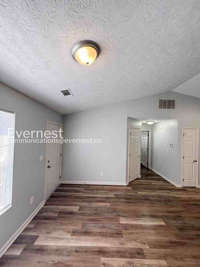 1230 Creek View Ct - Photo 7 of 38