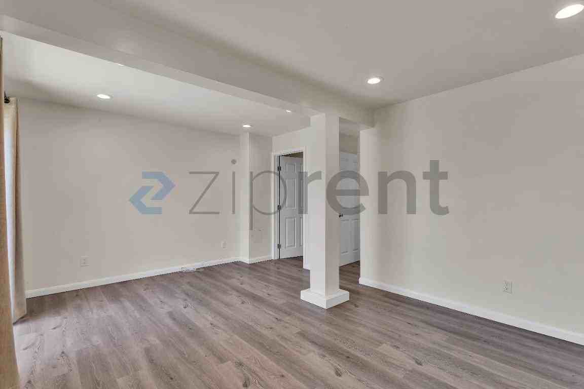 1667 47th Ave - Photo 4 of 24