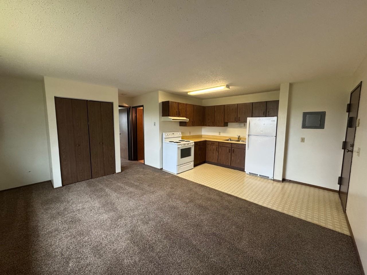 145 4th St SW - Photo 3 of 10