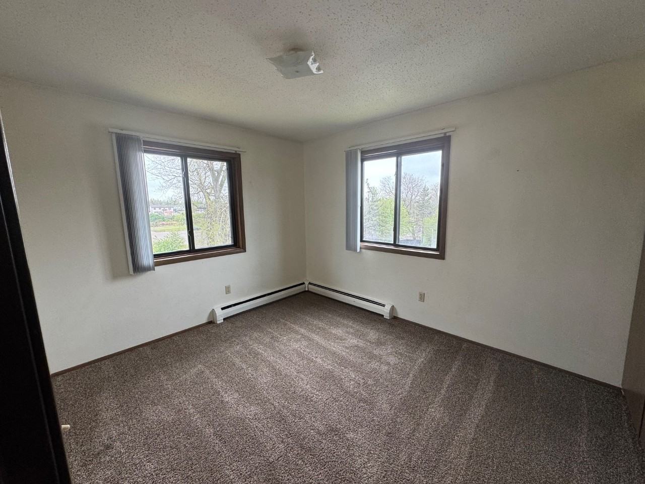 145 4th St SW - Photo 4 of 10