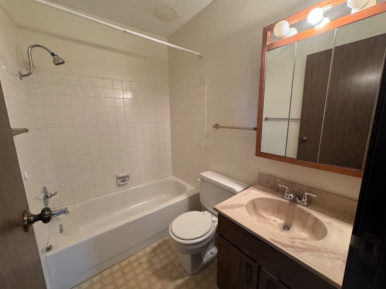 145 4th St SW - Photo 5 of 10