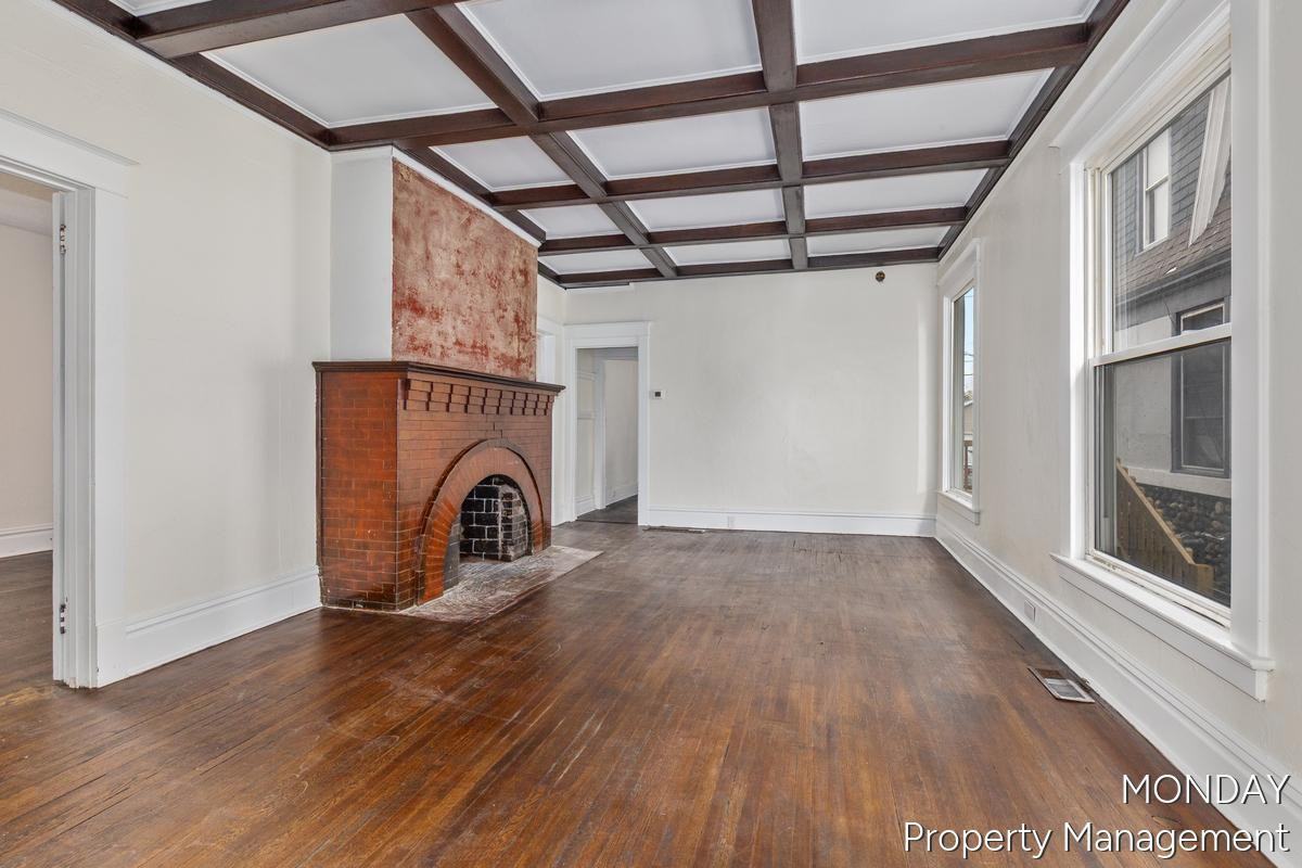 531 W Webster Ave - Photo 6 of 23