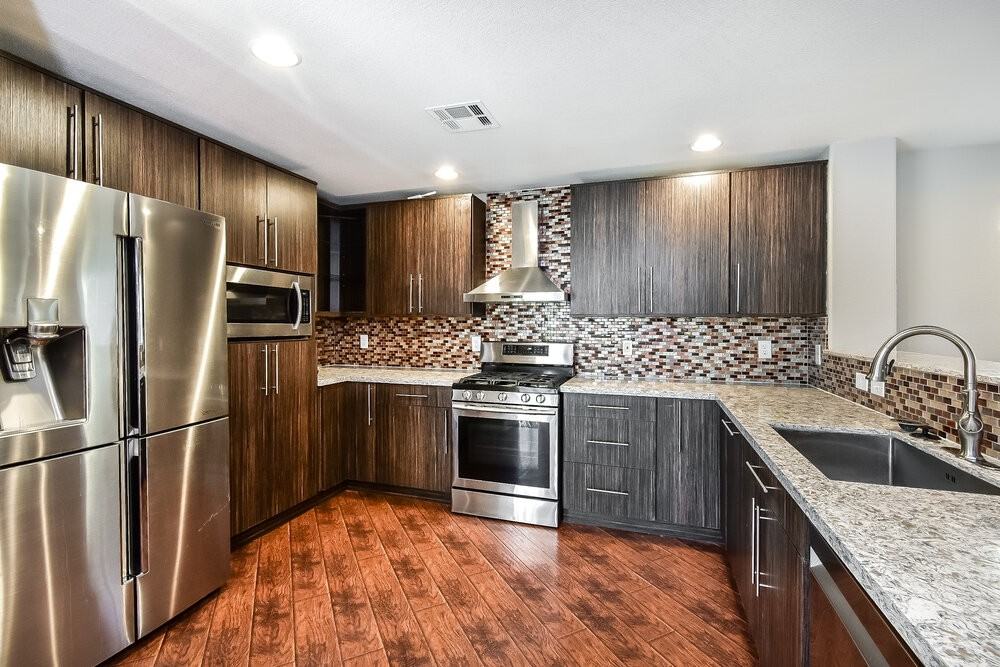 3901 Bayamon St - Photo 7 of 17