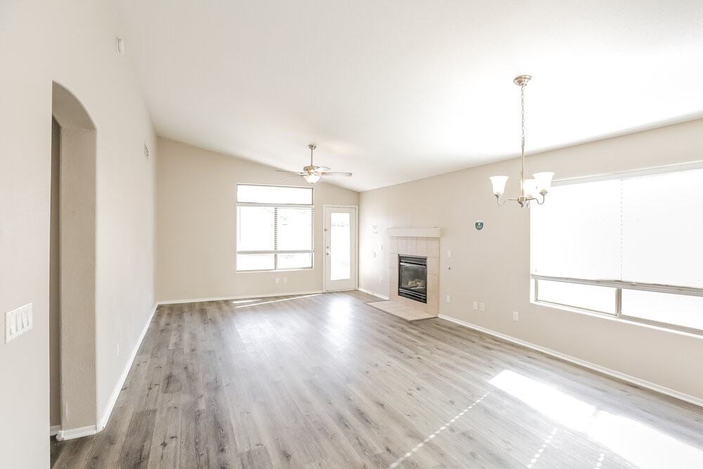 13324 W Maui Ln - Photo 5 of 16