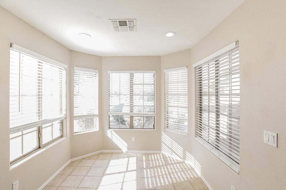 13324 W Maui Ln - Photo 6 of 16