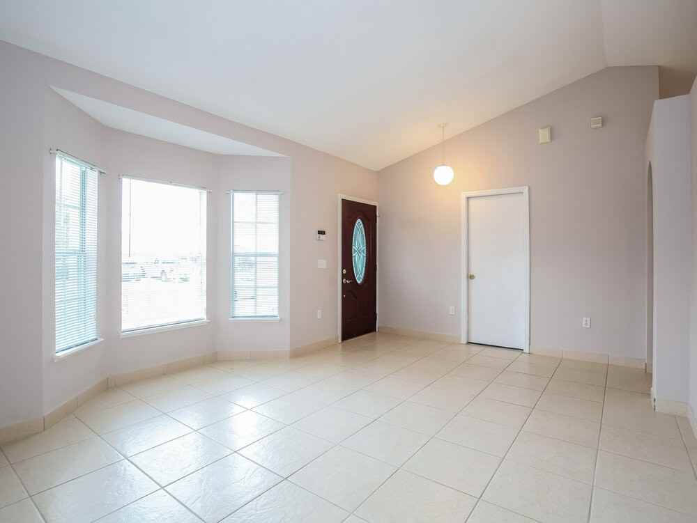 3648 Wellington Pl - Photo 2 of 16