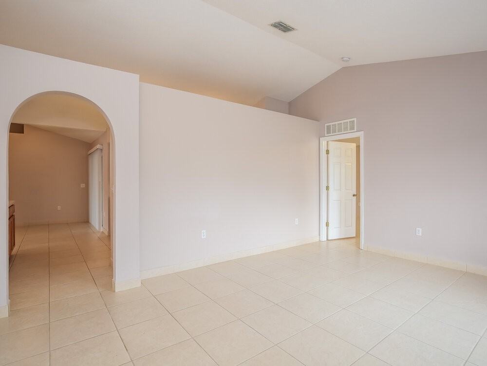 3648 Wellington Pl - Photo 3 of 16