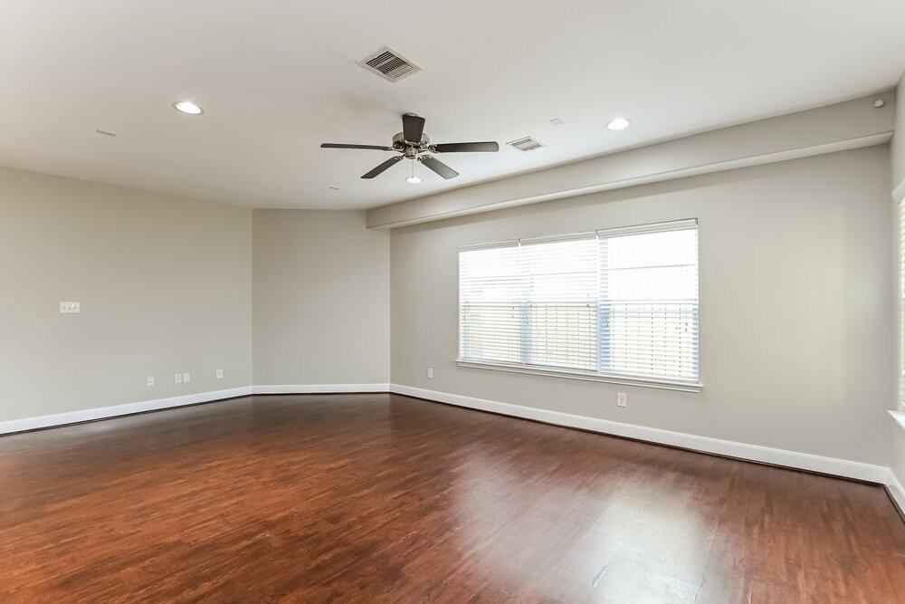 2403 Lacyberry St - Photo 4 of 17