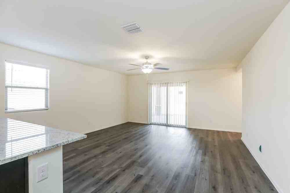 25430 W La Mont Ave - Photo 5 of 16