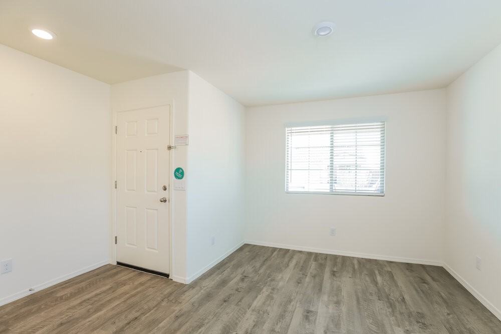 25430 W La Mont Ave - Photo 6 of 16