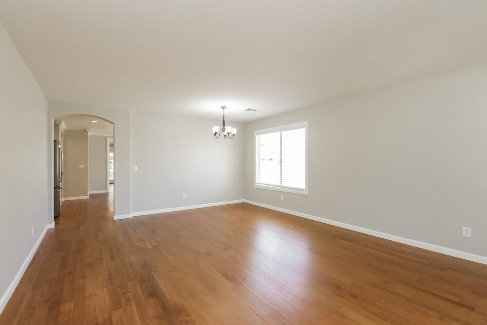 651 E Christopher St - Photo 3 of 16