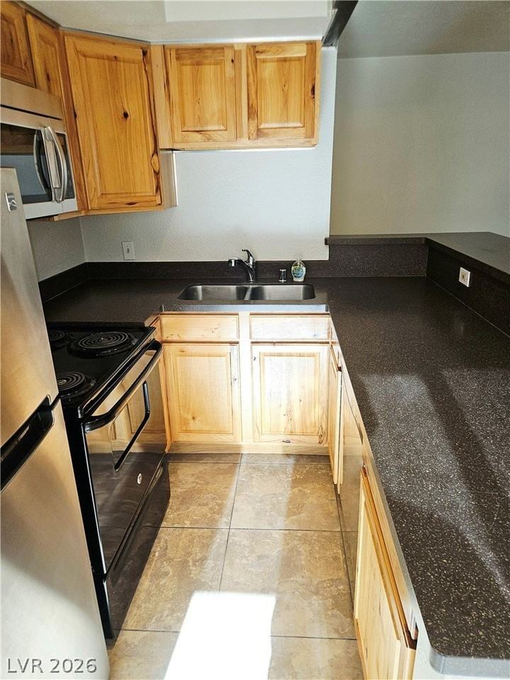 311 Brookside Ln #B - Photo 6 of 18