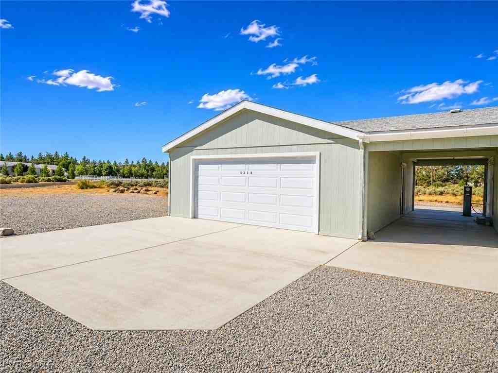 5220 Jerry Ave - Photo 5 of 41