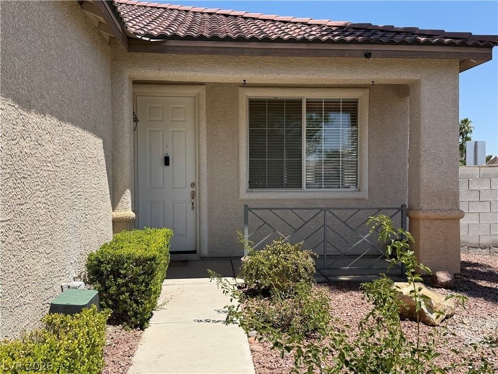 5732 Indian Springs St - Photo 3 of 30