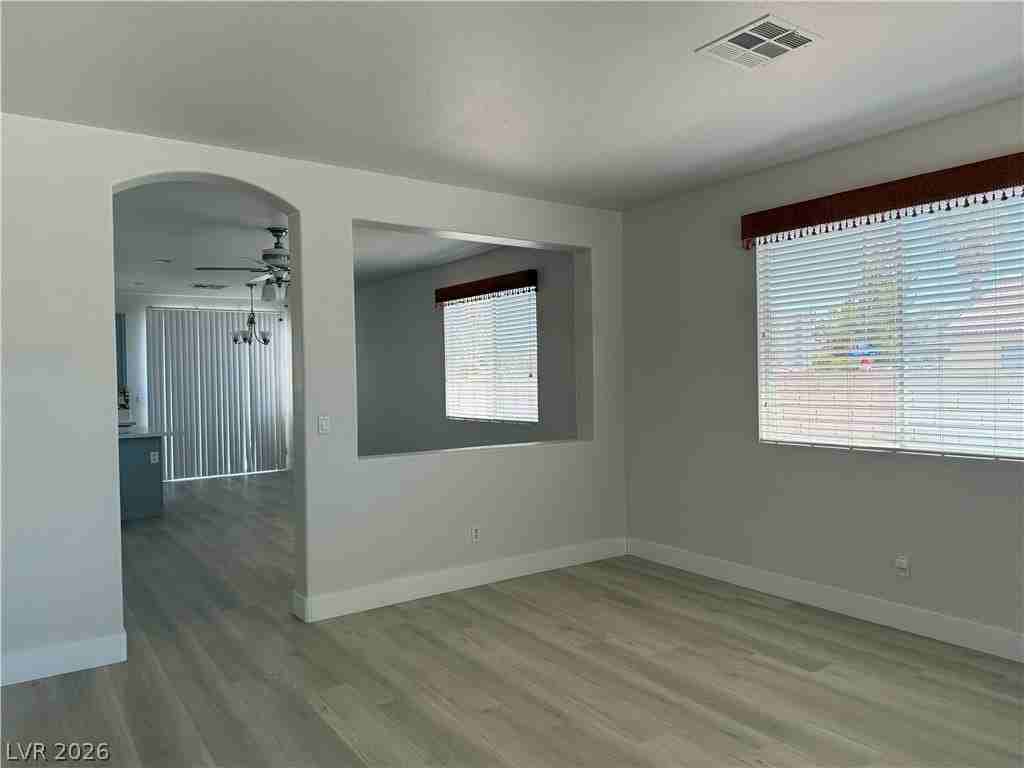 5732 Indian Springs St - Photo 5 of 30