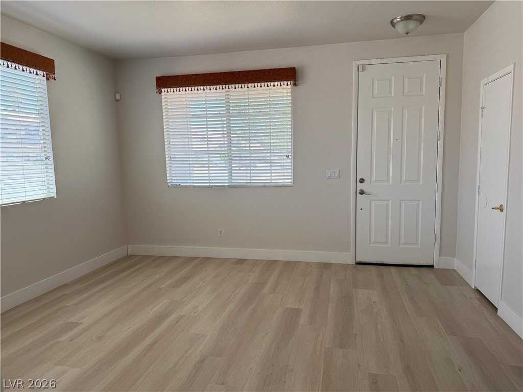 5732 Indian Springs St - Photo 6 of 30