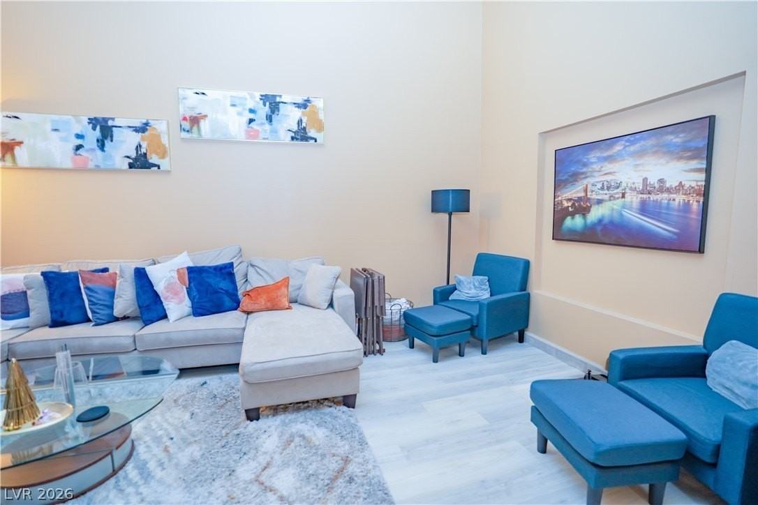 2451 Domingo St - Photo 4 of 28