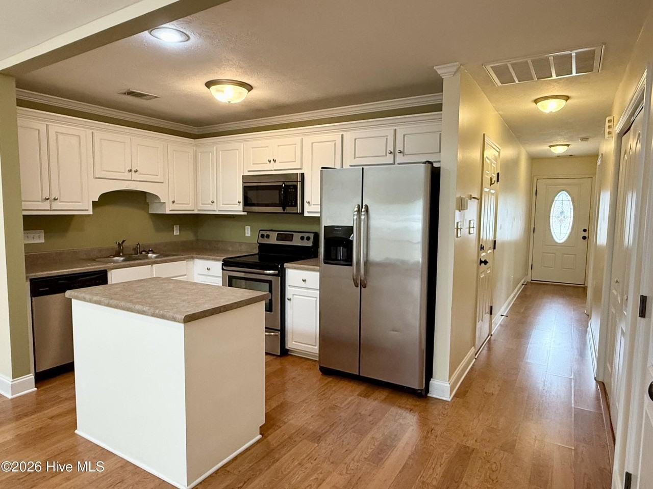843 Bryan Cir - Photo 2 of 18