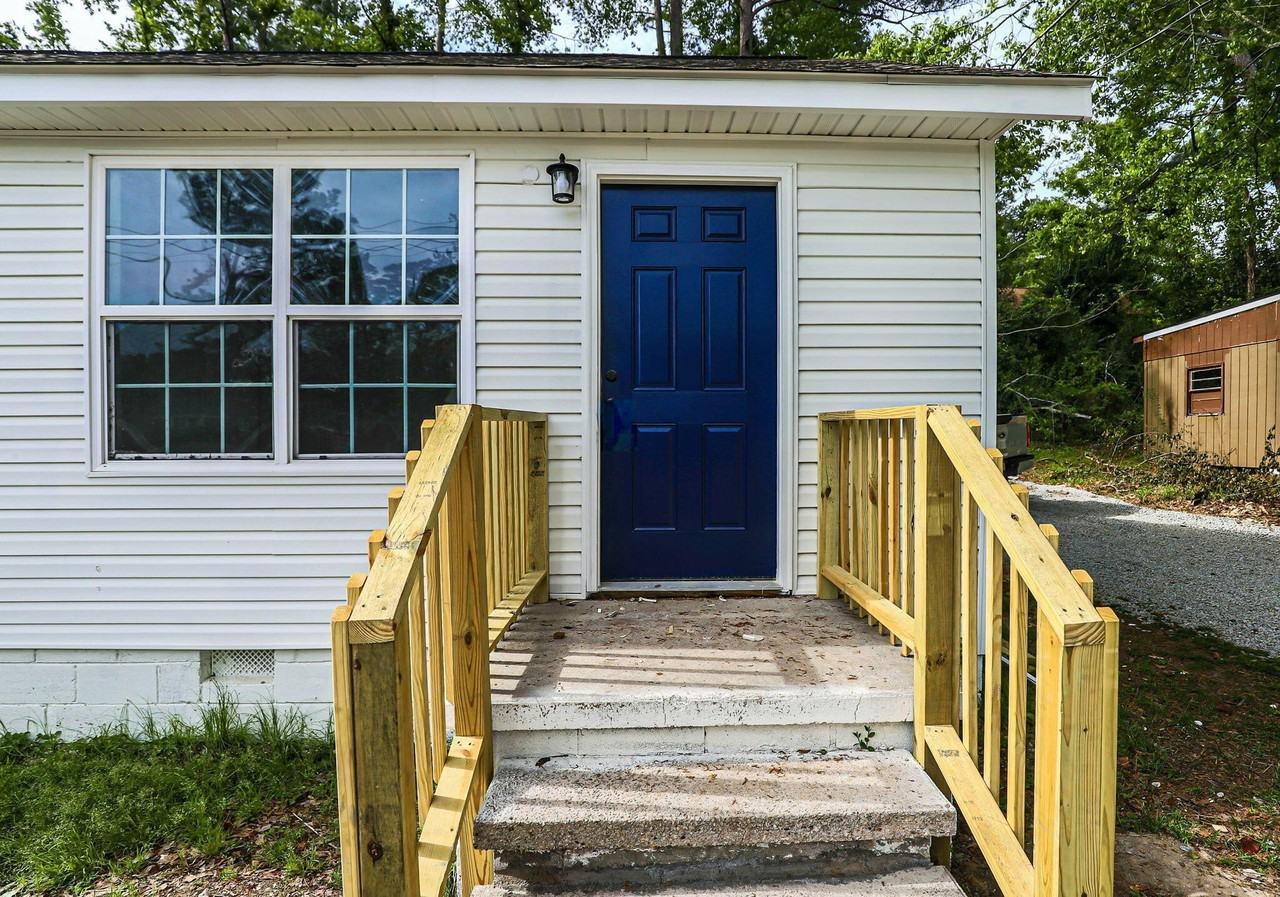 2438 Lumpkin Rd - Photo 4 of 24
